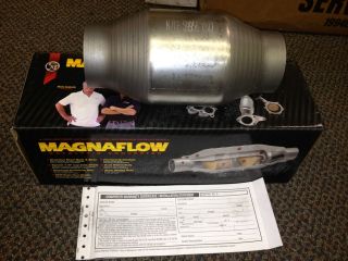 Magnaflow Universal 59956 Catalytic Converter High Flow Spun 