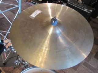 zildjian 18 medium crash in Cymbals