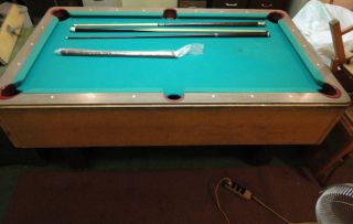 VINTAGE VALLEY COIN OPERATED POOL TABLE   PICK UP IN ILLINOIS