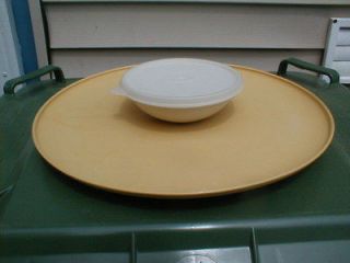 GREAT FOR PARTY TRAYS* Vintage Tupperware Harvest Gold Serving Platter 