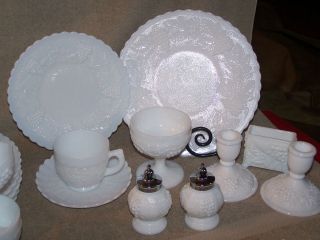   Glass Vintage Grapes Textured 44 pc Dinnerware set Plates Cups