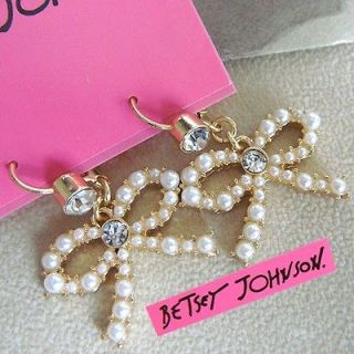 Pearl earring in Fashion Jewelry