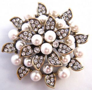 Vintage Style Antique Gold Tone Diamante and Faux Pearl Brooch Broach