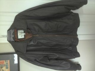   /Bomber Style Leather Jacket XL Bill Blass Perfect Cond. N.R