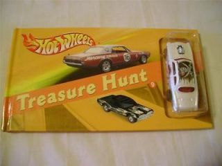   Wheels Treasure Hunt Book 9 & Die Cast Pirate Car Set Crack in Package