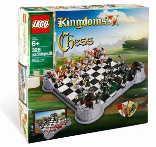 LEGO KINGDOMS CASTLE CHESS SET **NEW 2012** 28 MINIFIGURES!