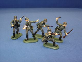 William Britain New Super Deetail Plastics German Infantry x 5 
