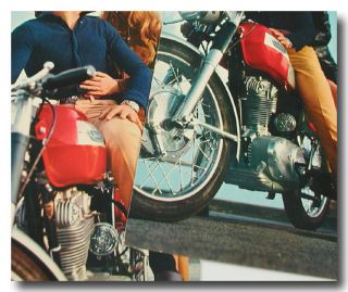 VINTAGE 1970s ITALIAN POST CARDS COUPLE ON DUCATI DESMO 350 MARK 3