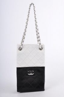 black and white chanel handbag