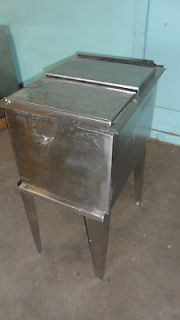   SS COLD PLATE INSULATED ICE BIN ON STAND FOR SODA, BEER 6 LINE