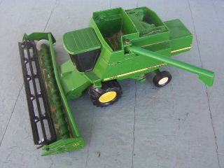 JOHN DEERE MAXIMIZER 9510 COMBINE Toy Farm Tractor