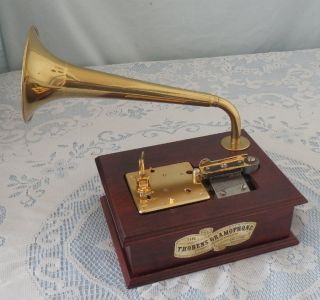 Music Box Marriage Thorens AD30 Gramaphone with Reuge dics player Hear 