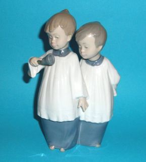 Nao by Lladro Figurine Choir boys ornament #02001481 (MD4)
