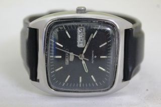 SUPER VINTAGE SEIKO 5 NICE SQUARE SHAPED AUTOMATIC 17J DAY DATE MENS 
