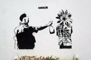 DOLK FLOWER POWER  Graffiti street art