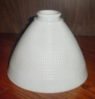 LAMP SHADE CORNING No 820 090 WHITE CRYSTAL GLASS 5H 2 1/8FITTER 6 