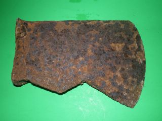ANTIQUE & PRIMITIVE IRON AXE HEAD HAND FORGED WITH ORIGINAL METAL 