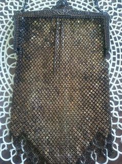 VINTAGE ARMORED MESH FLAPPER PURSE BY MANDALIAN MANUFACTURING COMPANY