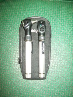 Welch Allyn Portable Otoscope 13010 and 728 Handles set of 2 
