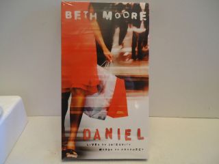 Beth Moore   Daniel Series. Lives of Integrity 6 DVD set!