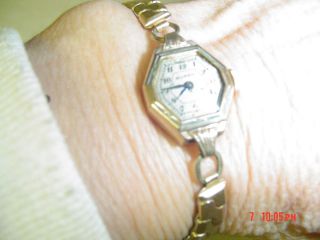 Vintage Buren Ladies Wrist Watch 10K R.G.P. Bezel Stainless Steel Back 