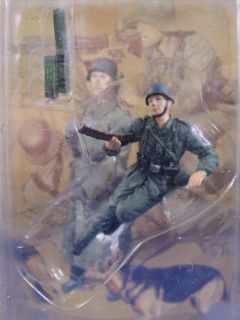   Dragon Painted WWII German MG42 Assistant CanDo 1/35 Scale Figure C