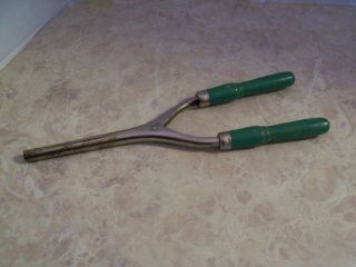 ANTIQUE CURLING IRON GREEN WOODEN HANDLE OLD CURLING IRON
