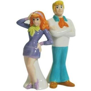 Scooby Doo   Fred and Daphne   Salt & Pepper Shaker