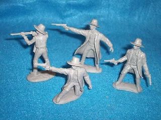   of San Diego plastic 1/32 Wyatt Earp, 2 brothers + Doc Holiday