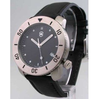   Swiss Army V7 Leather Date Watch 47103105: Watches: 