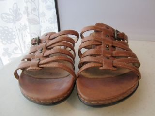 Womens Clarks Brown Sandles Shoes size sz 6M heel 1 1/2