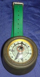 MH095 Vtg Taylor Rubber Mount Wrist Compass