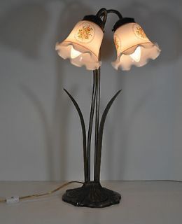 VINTAGE TIFFANY STYLE TWO ARMED TULIP LAMP W/FROSTED WHITE GLOBE W 