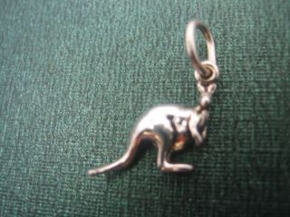 925 Sterling Silver Kangaroo with Joey charm with open Jump Ring
