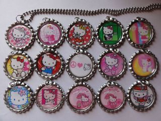 hello kitty necklace in Clothing, 