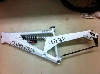 brand new never used 2006 orange 223 dh racing frame