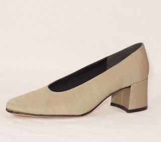 NEW Vintage Patrizia Pancaldi Womens Taupe Fabric Heels Shoes Sz. 4.5 
