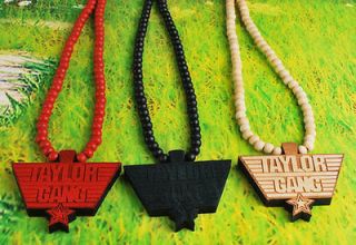 TAYLOR GANG Piece Star Pendant Wood Necklace Beaded Chain Rosary black 