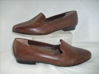 BASS & Co Collection Womens shoes Brown Flats VTG Loafers sz 5.5 