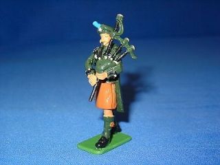 william britain irish guard piper single figure  11 26 buy 