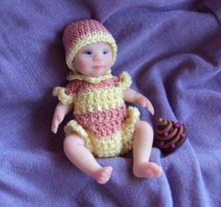    POSEABLE BABY REALISTIC DOLL SCULPTED BY LIDIA ALBANESE POLYMER CLAY