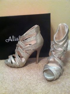 Alisha Hill KELLY size 7.5 Prom homecoming Pageant Heels (gold) BRAND 