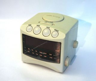    Electric Cube Digital FM AM Alarm Clock Radio Battery Backup 7 4806A