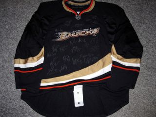 Anaheim Ducks Team Signed Jersey Perry Getzlaf 22 COA