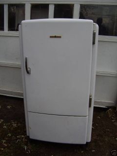 Vintage GE Refrigerator Model PLB6 40A Kickplate