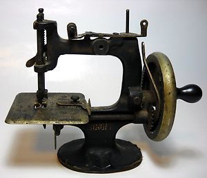 Vintage Cast Iron Toy Singer Sewing Machine