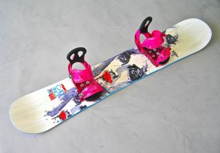 Arbor Cadence 151 cm Womens Girls Snowboard Pink Burton Bindings (72 