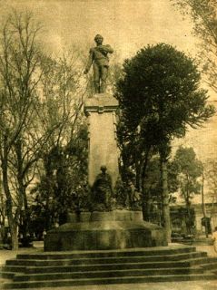 Bernardo OHiggins Monument ,Plaza de Armas de Chillán, Chile .