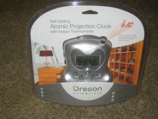 Oregon Self Setting Atomic Projection Alarm Clock with Thermometer New 