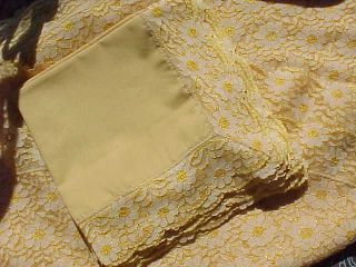 Lovely Vintage Autumn Gold Lace Tablecloth w Matching Napkins LG Oval 
